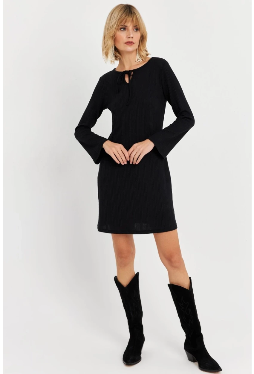 Kadın Siyah Bağlama Detaylı Mini Elbise TF68