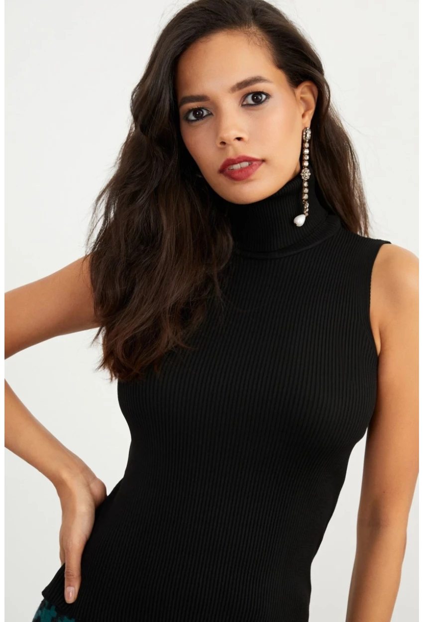 Kadın Siyah Balıkçı Bluz YV97