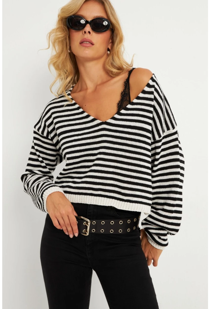 Kadın Siyah-Beyaz Çizgili Triko Bluz YV278
