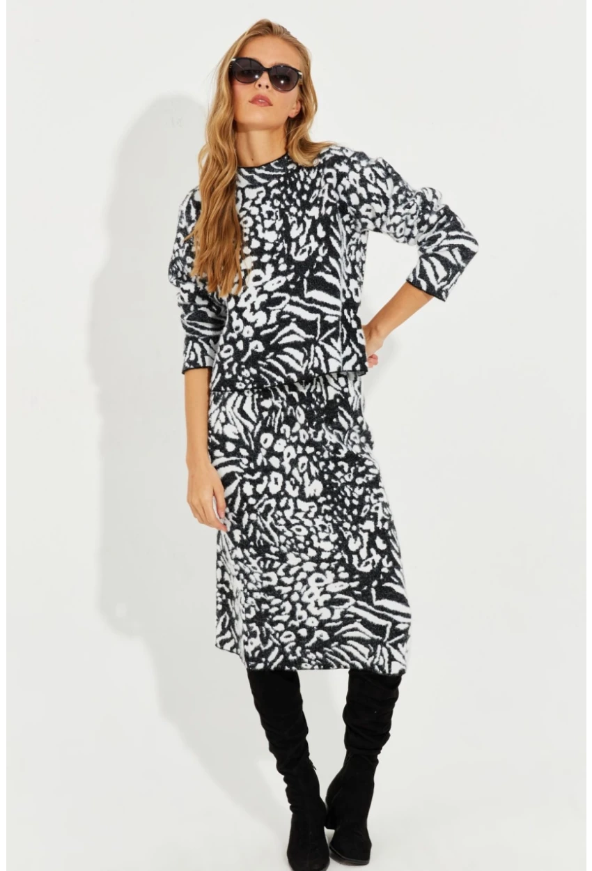 Kadın Siyah-Beyaz Desenli Alt Üst Triko Yumoş Etek Takım VİN30201