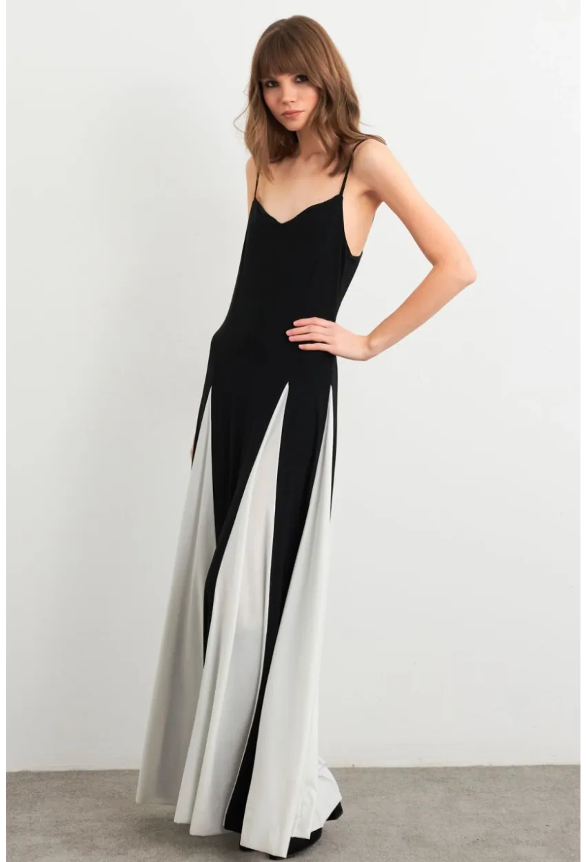 Kadın Siyah-Beyaz Kontrast Yırtmaçlı Maxi Elbise LİK16