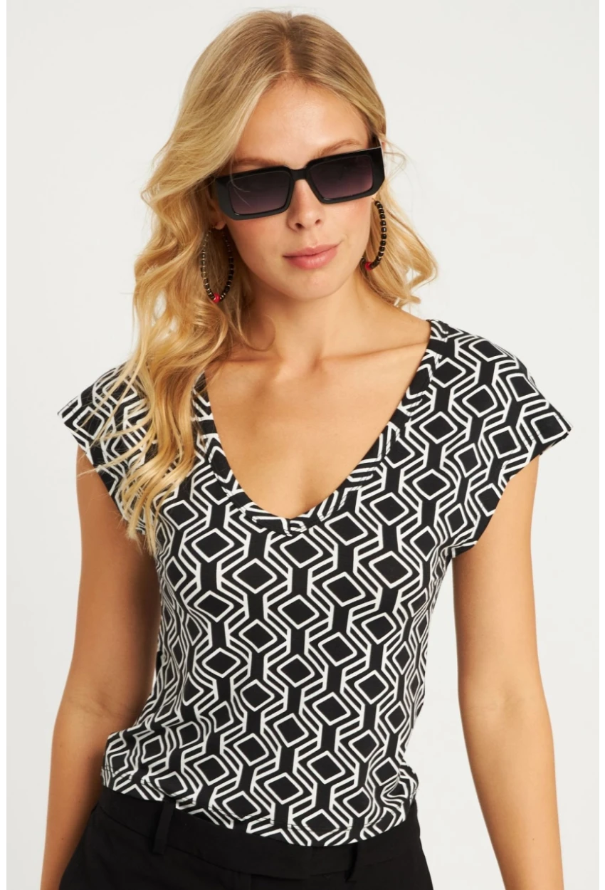 Kadın Siyah-Beyaz V Yaka Desenli Bluz LPP1285
