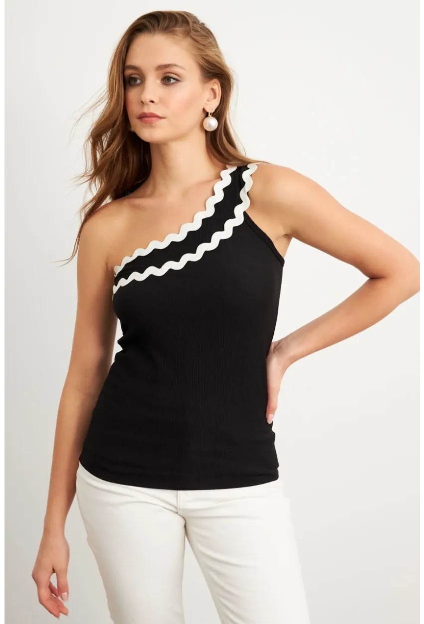 Kadın Siyah Biyeli Bluz EY3092