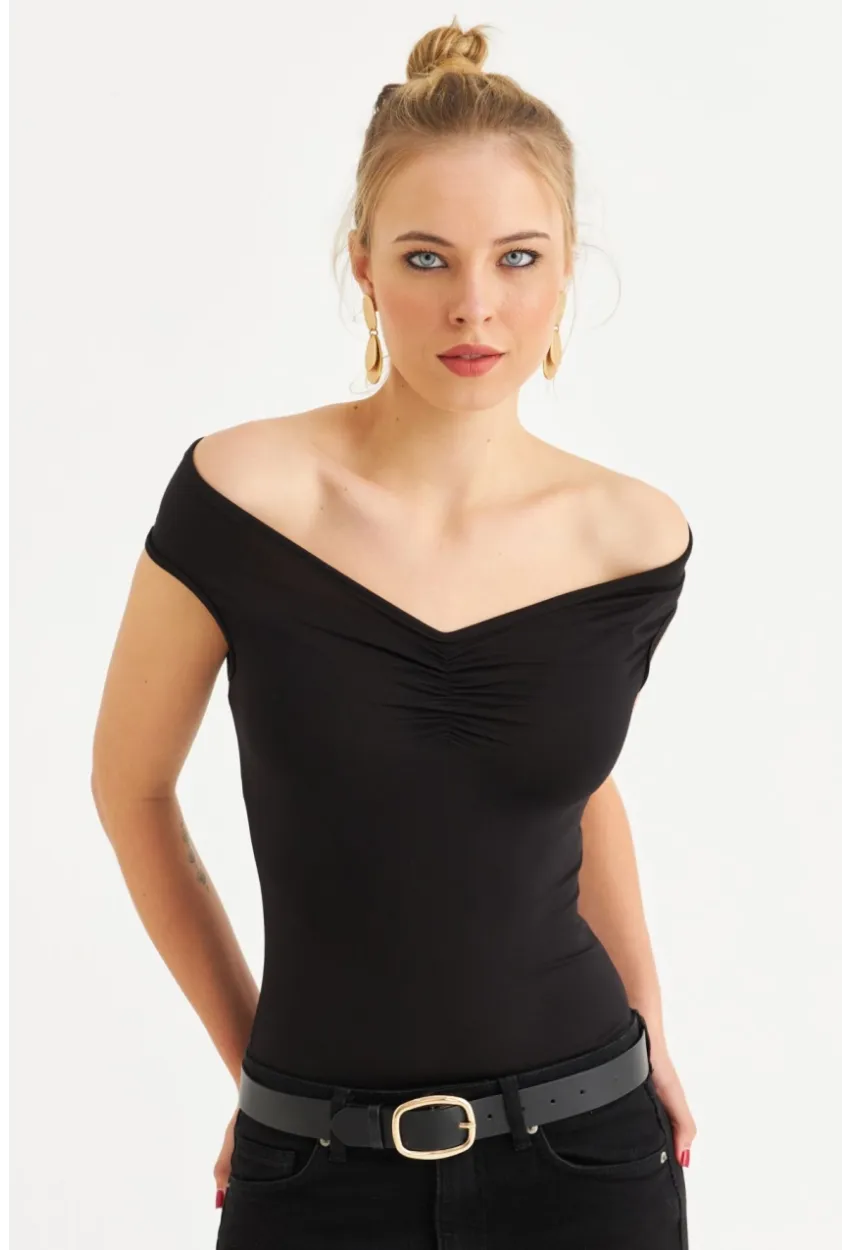 Kadın Siyah Büzgülü Bluz EY3083