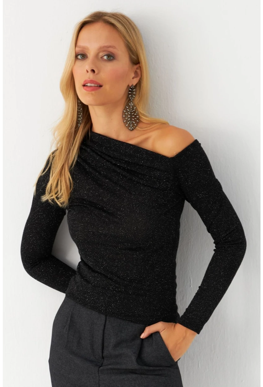 Kadın Siyah Çapraz Yaka Simli Bluz ERL10060