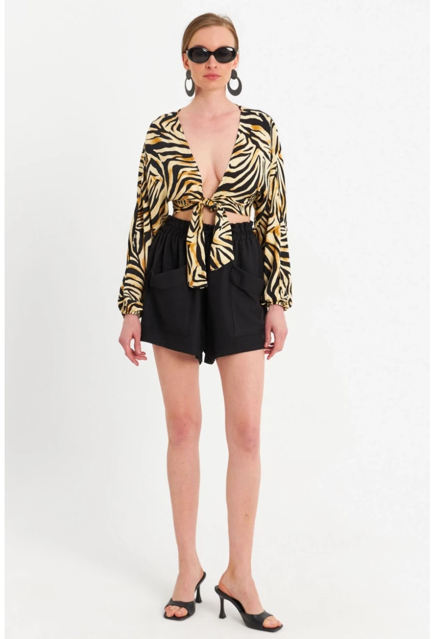 Kadın Siyah Cepli Şort ROP103