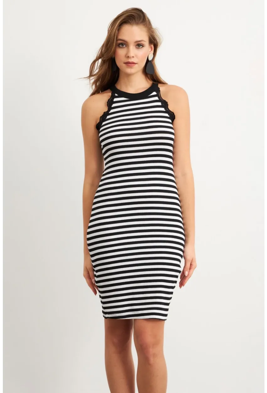 Kadın Siyah Dantel Detaylı Çizgili Midi Elbise MK36