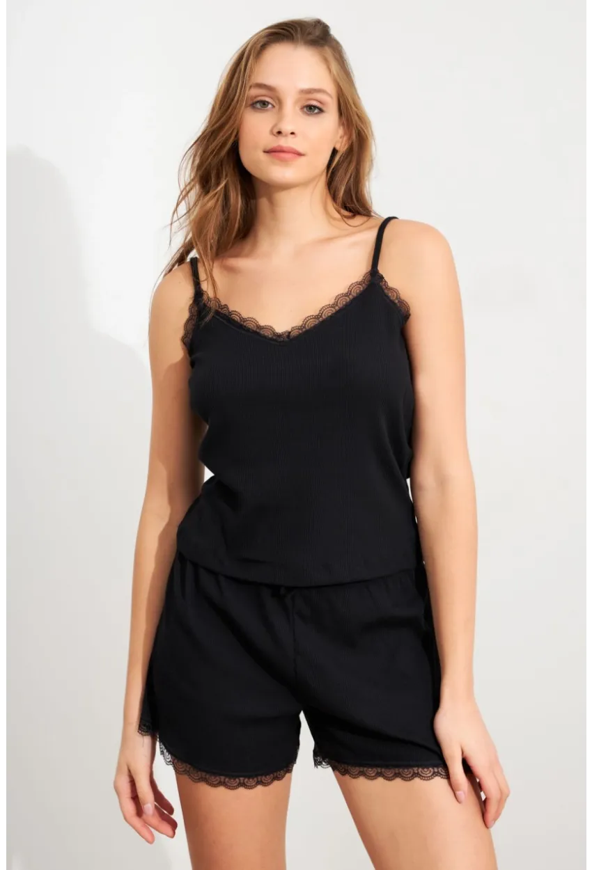Kadın Siyah Dantel Detaylı Pijama Takımı SAN102