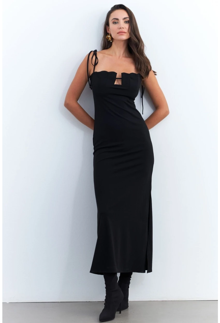 Kadın Siyah Dekolteli Yırtmaçlı Maxi Elbise YEL95