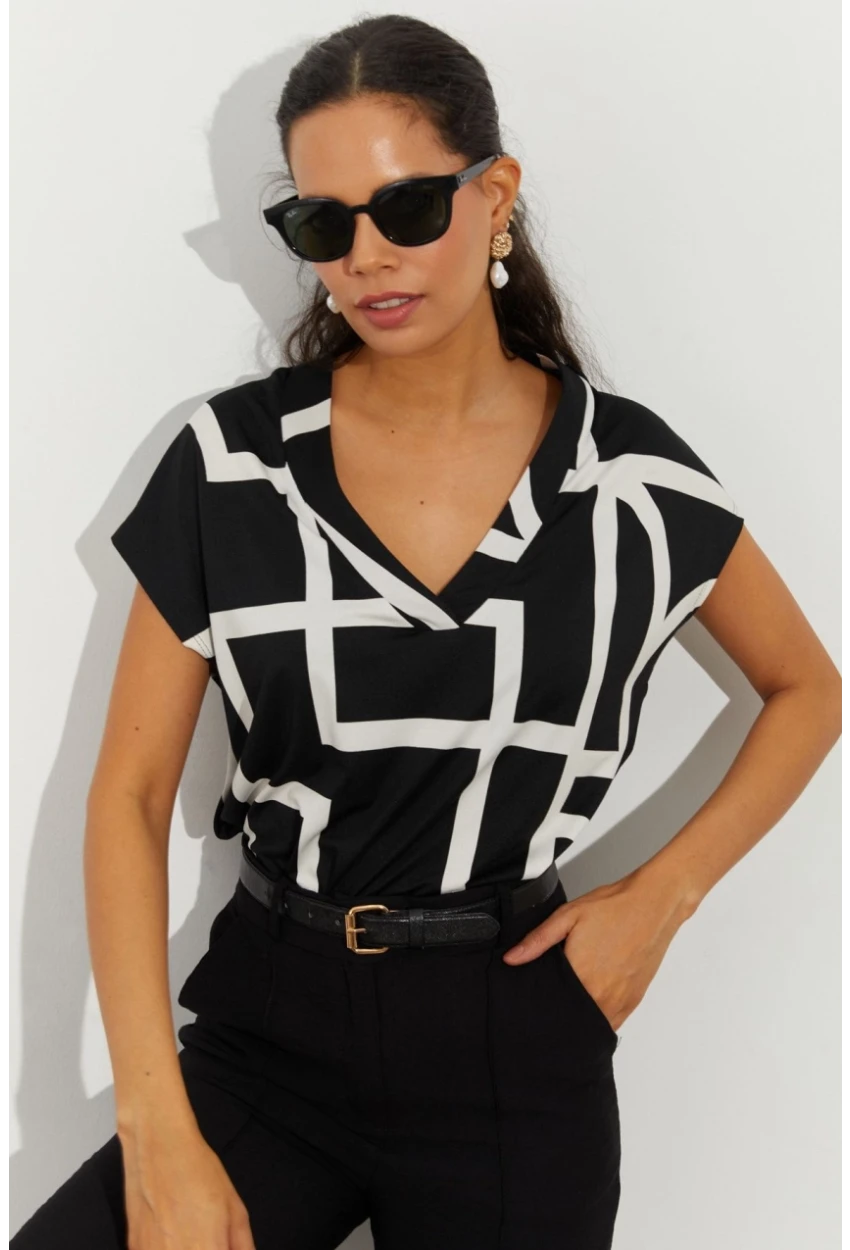 Kadın Siyah Desenli V Yaka Bluz LPP1217