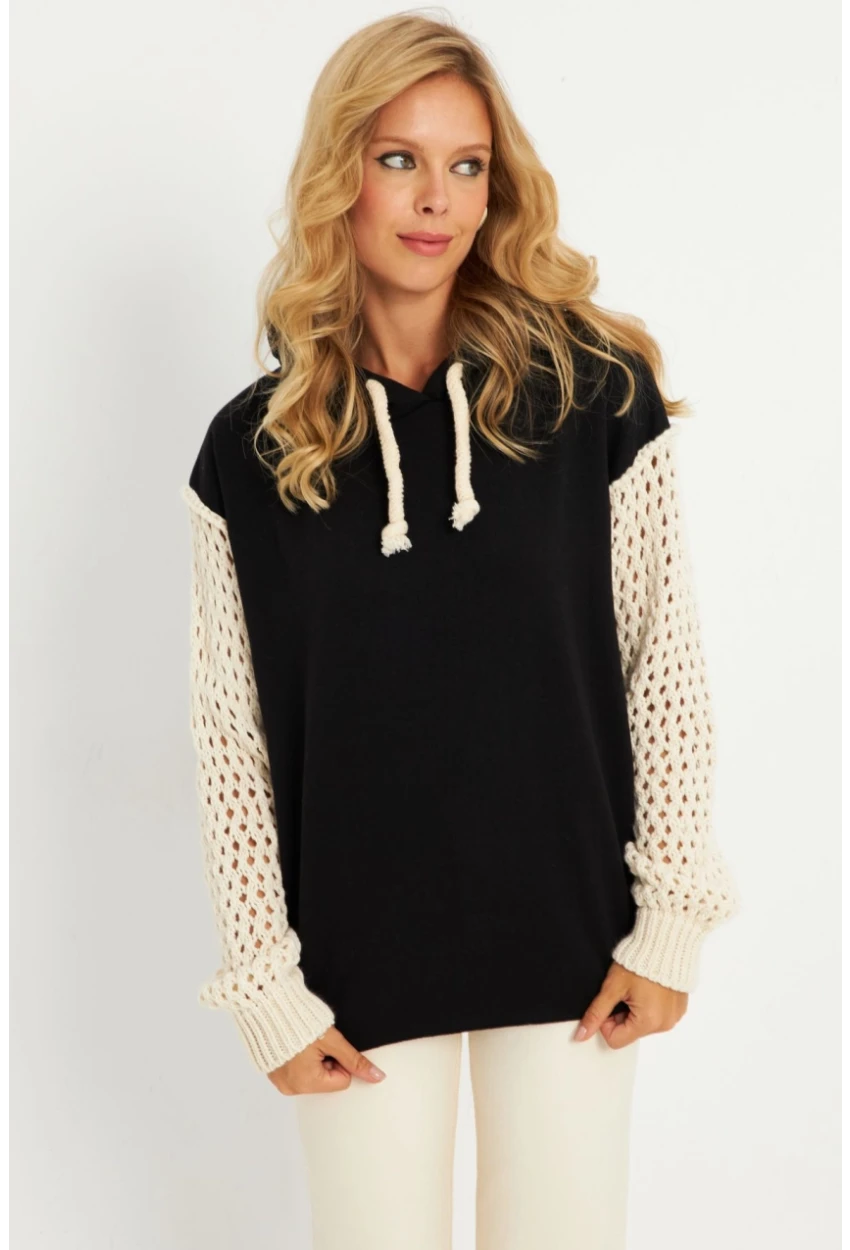 Kadın Siyah-Ekru Kolları Ajurlu Kapüşonlu Sweatshirt YLE12