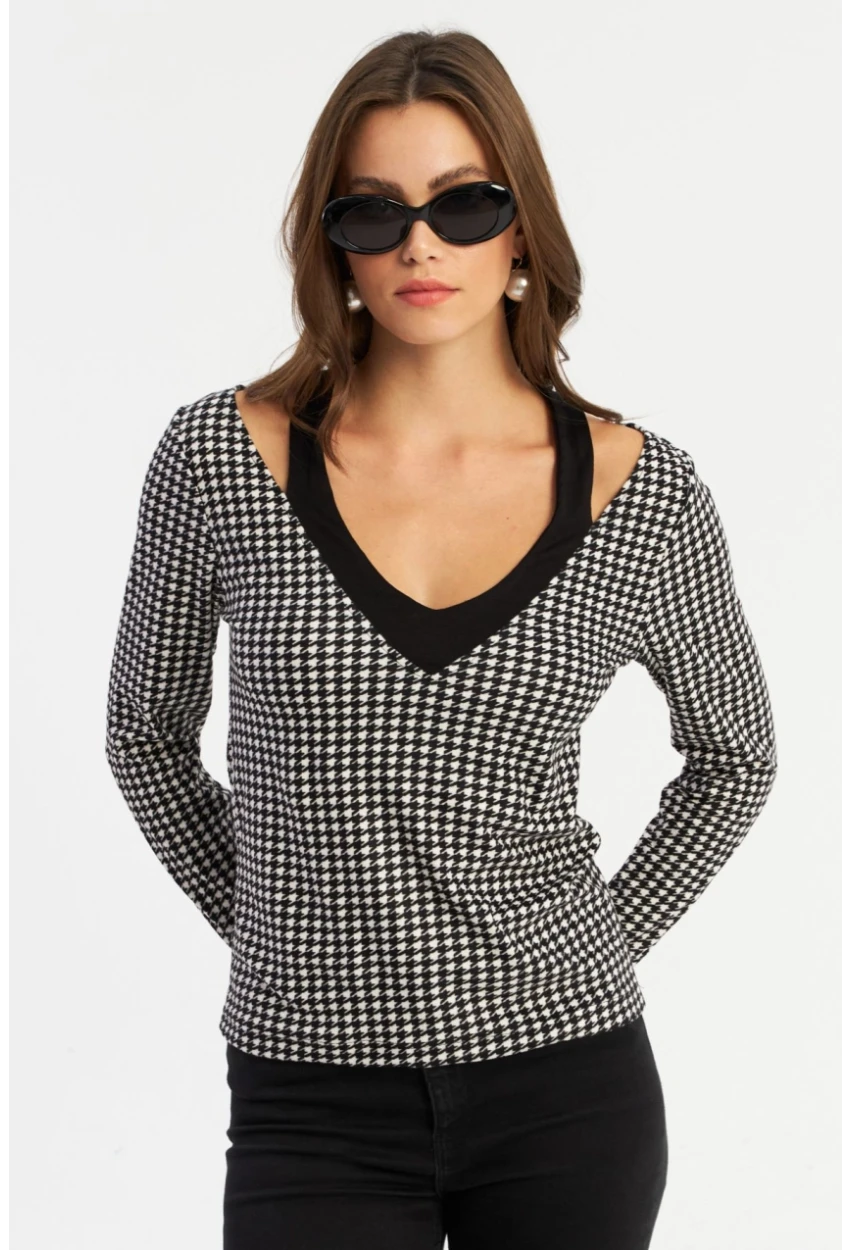 Kadın Siyah-Ekru V Yaka Kazayağı Bluz EY2940