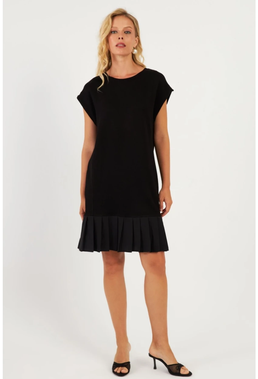 Kadın Siyah Eteği Volanlı Midi Elbise ST158