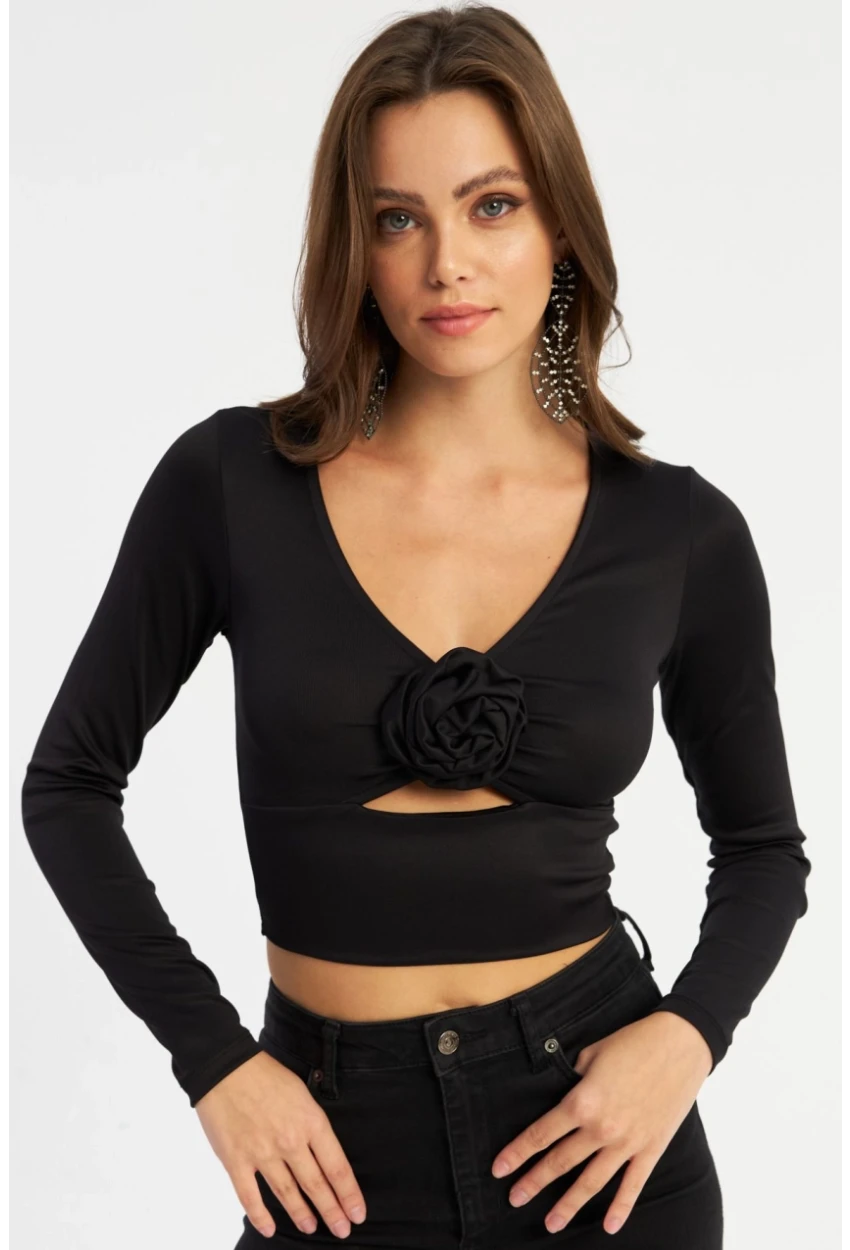 Kadın Siyah Gül Detaylı Pencereli Bluz AYD378