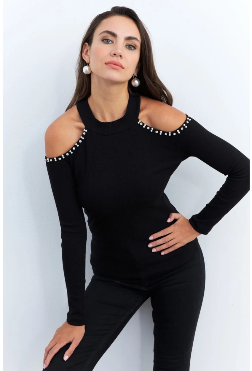 Kadın Siyah İnci Aksesuarlı Bluz RLO86