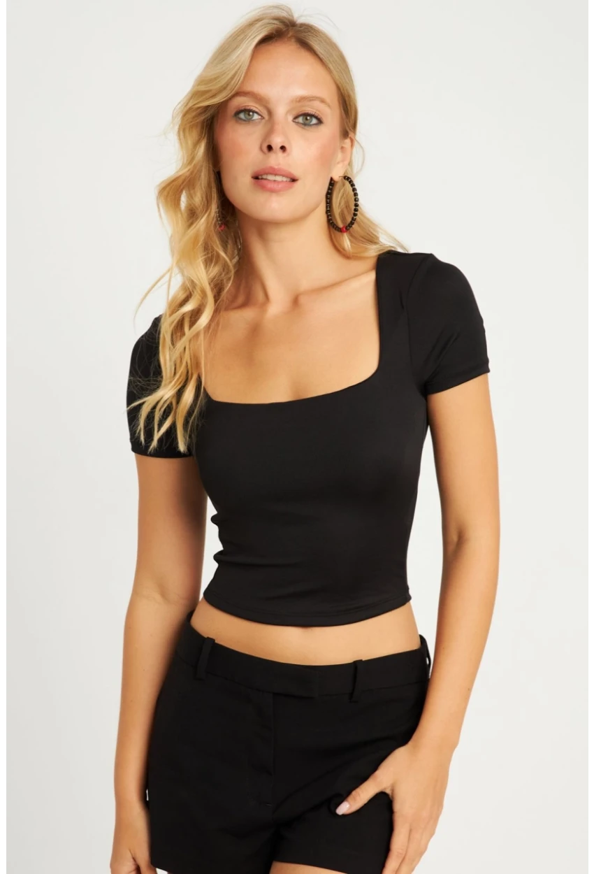 Kadın Siyah Kare Yaka Bluz AYD338