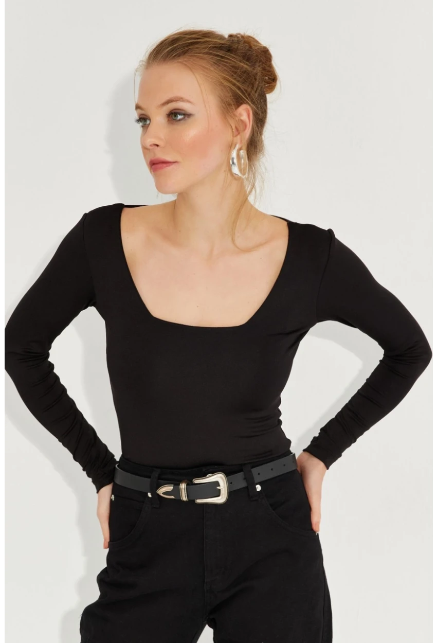 Kadın Siyah Kare Yaka Bluz EY2608