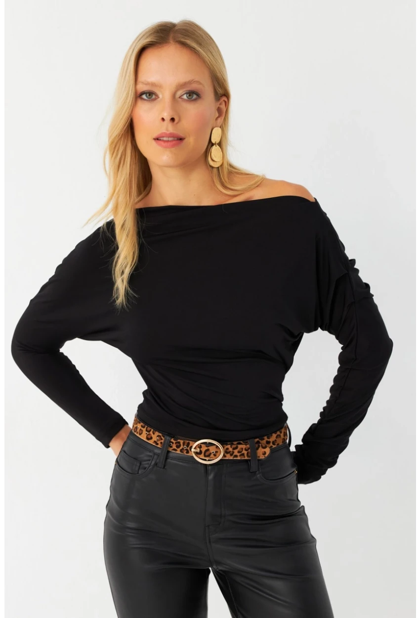 Kadın Siyah Kayık Yaka Bluz DMR382-1
