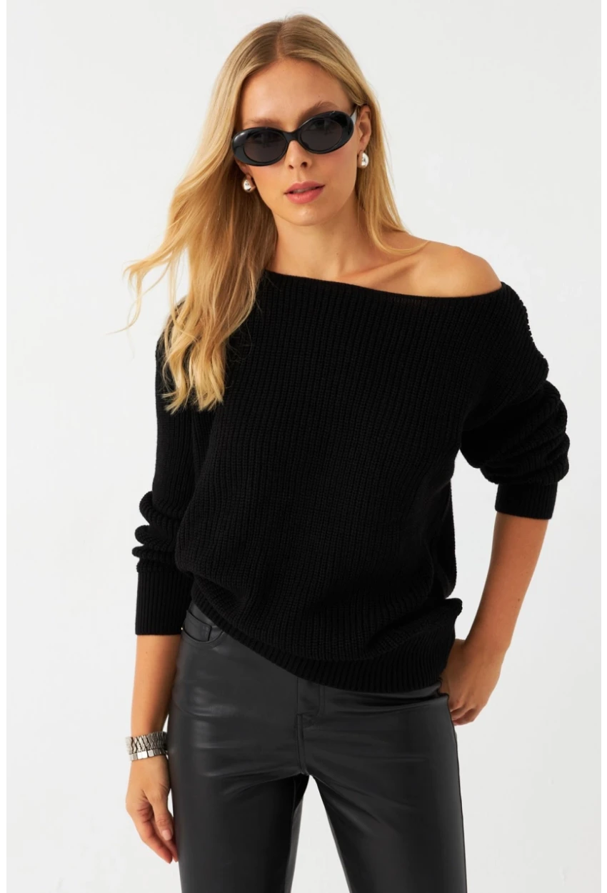 Kadın Siyah Kayık Yaka Kazak AYD392