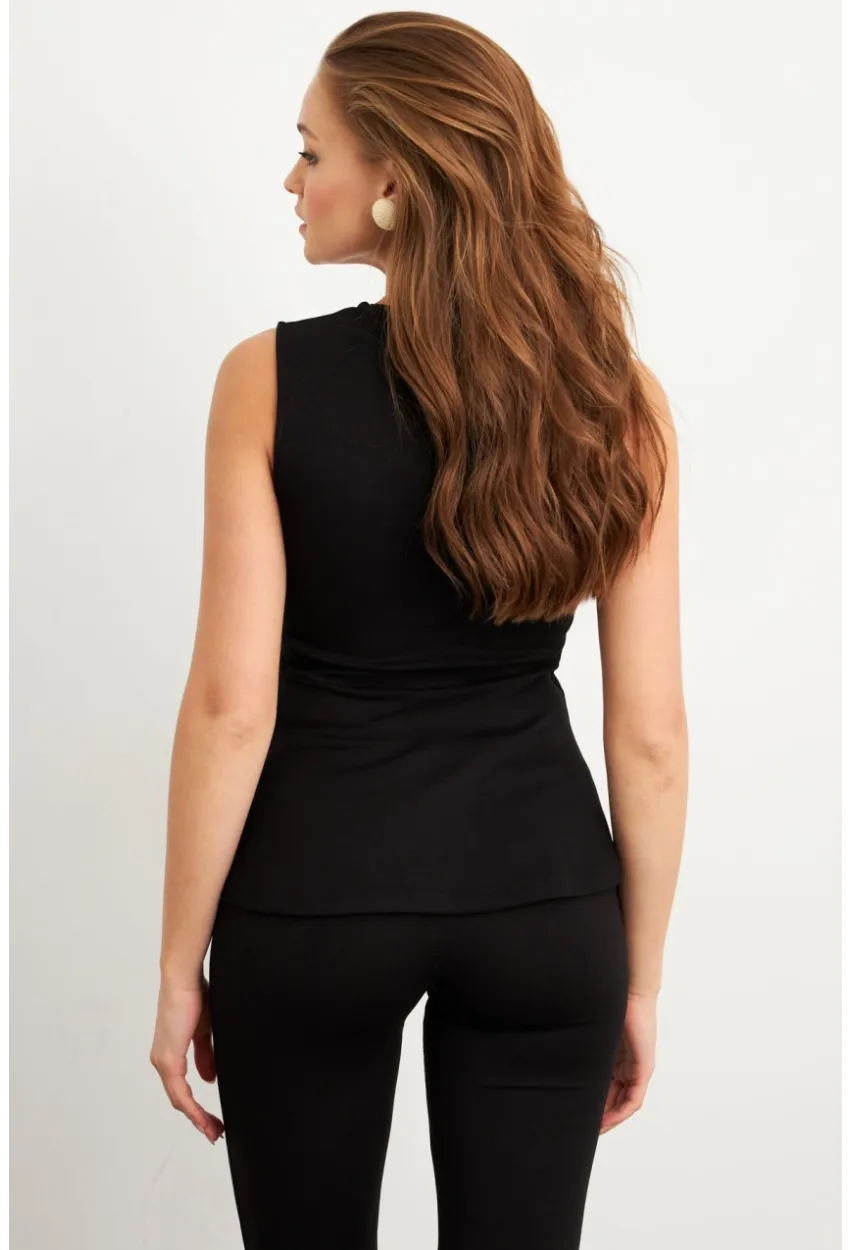 Kadın Siyah Kolsuz Peplum Bluz FLU7257