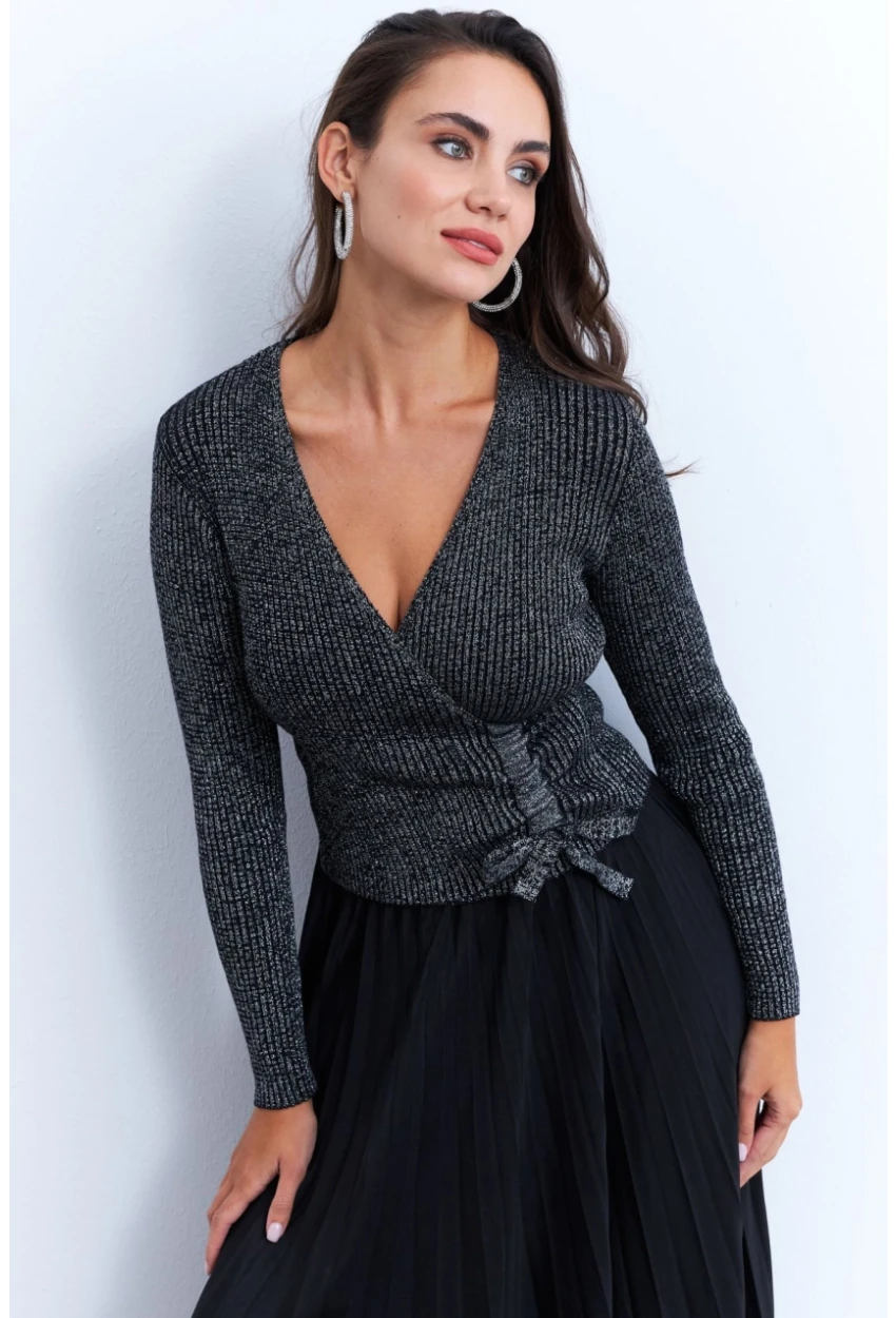 Kadın Siyah Kruvaze Büzgülü Simli Bluz KED173