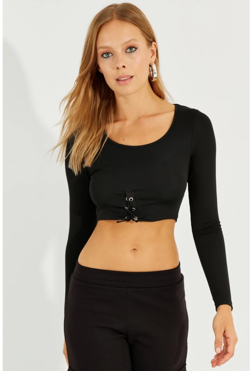 Kadın Siyah Kuşgözlü Crop Bluz CG299