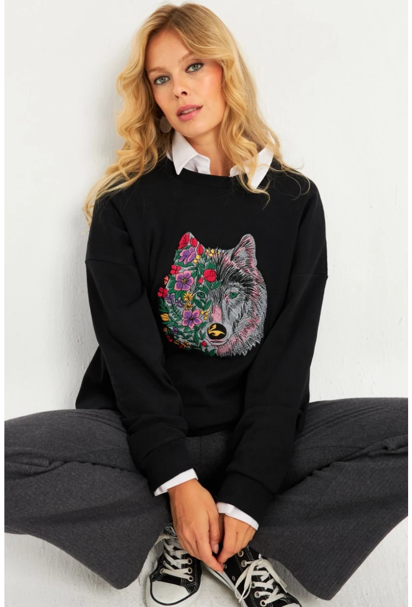Kadın Siyah Nakışlı Sweatshirt YLE20