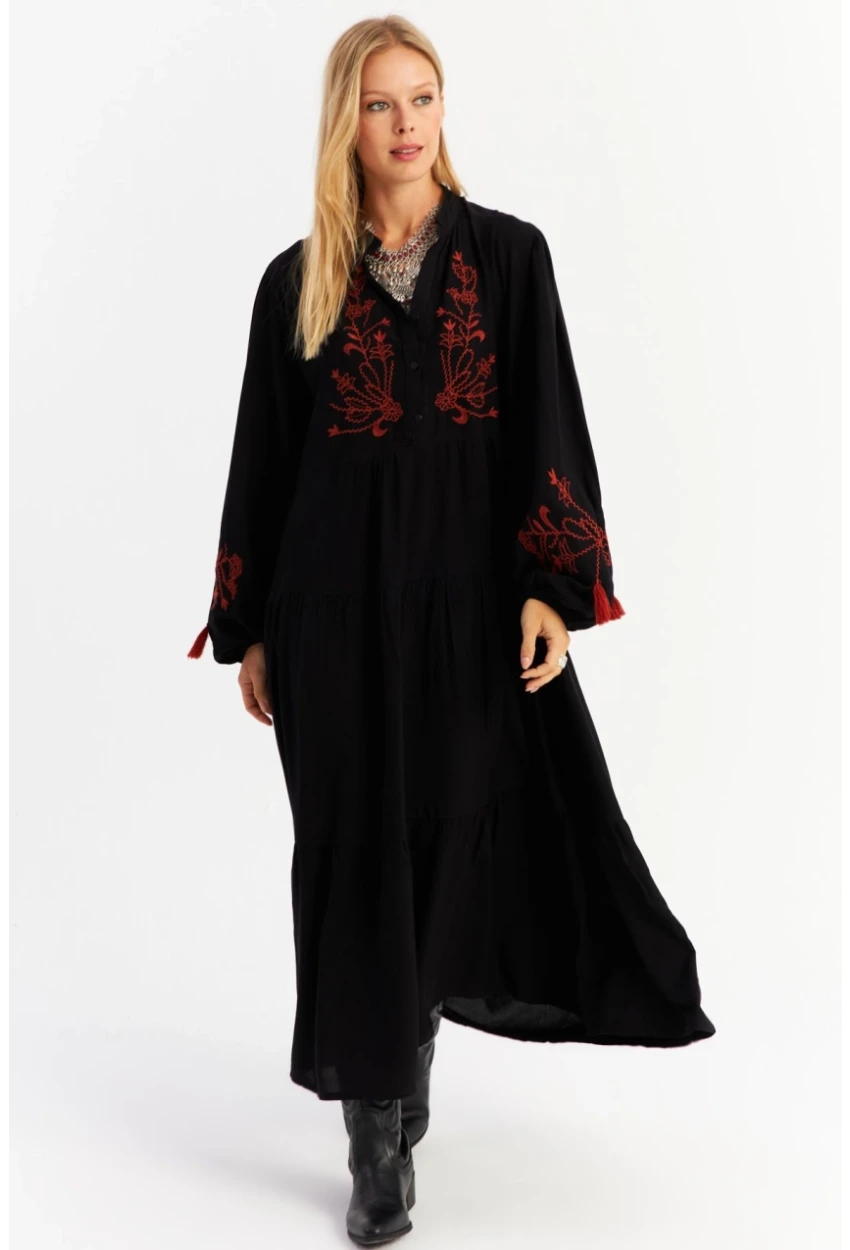 Kadın Siyah Nakışlı Volanlı Maxi Elbise MALO2