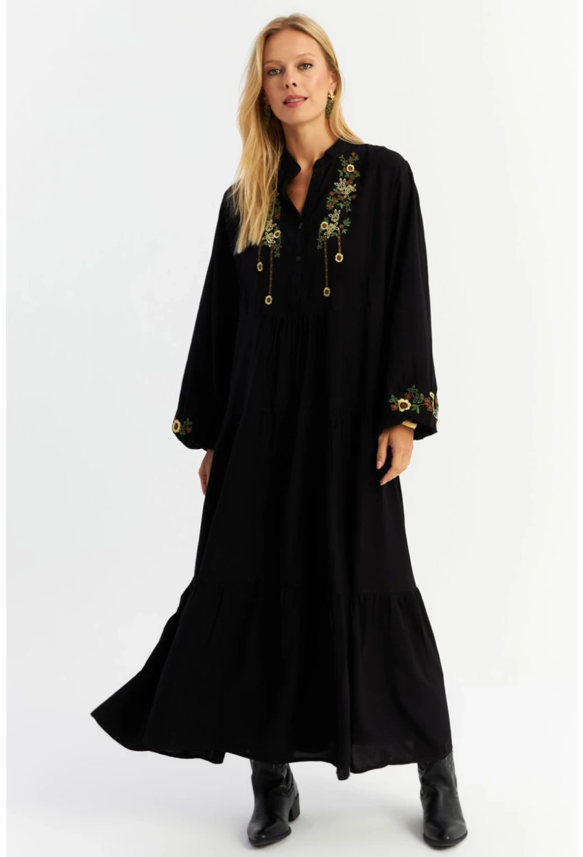 Kadın Siyah Nakışlı Volanlı Maxi Elbise MALO6