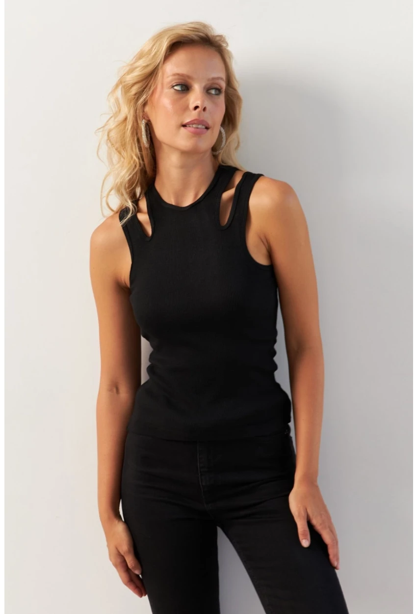 Kadın Siyah Omuz Pencereli Bluz MK20