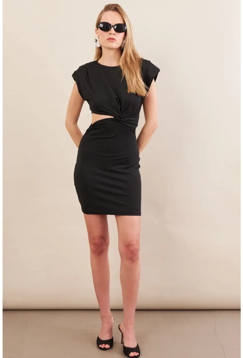 Kadın Siyah Omuzları Vatkalı Pencereli Mini Elbise İRE103