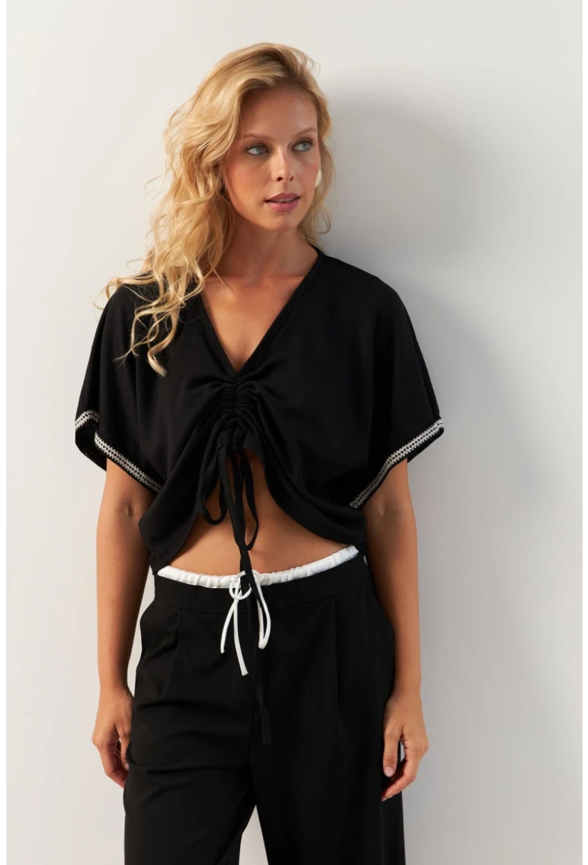 Kadın Siyah Önü Büzgülü Bluz XL2039