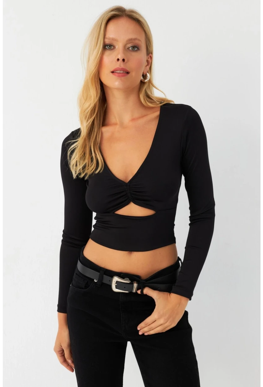 Kadın Siyah Önü Pencereli Crop Bluz AYD393