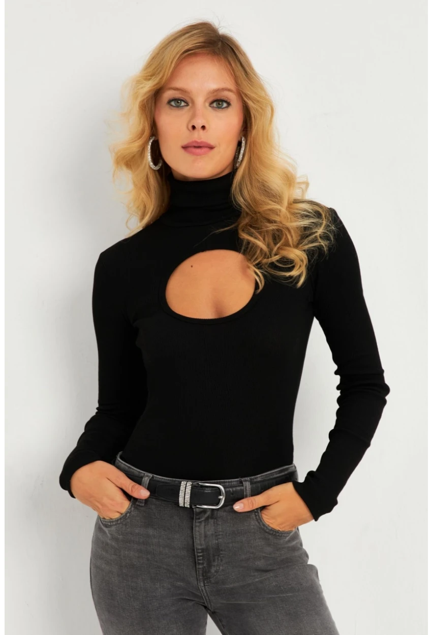 Kadın Siyah Pencereli Balıkçı Yaka Bluz EY2909