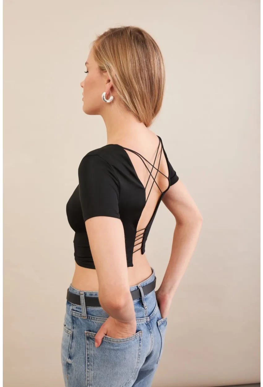 Kadın Siyah Sırtı Açık Crop Bluz AN6038