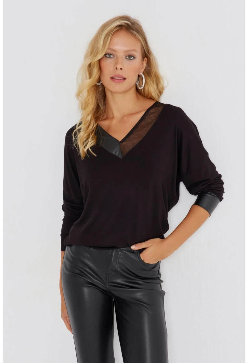Kadın Siyah Suni Deri Detaylı Salaş Bluz ST827