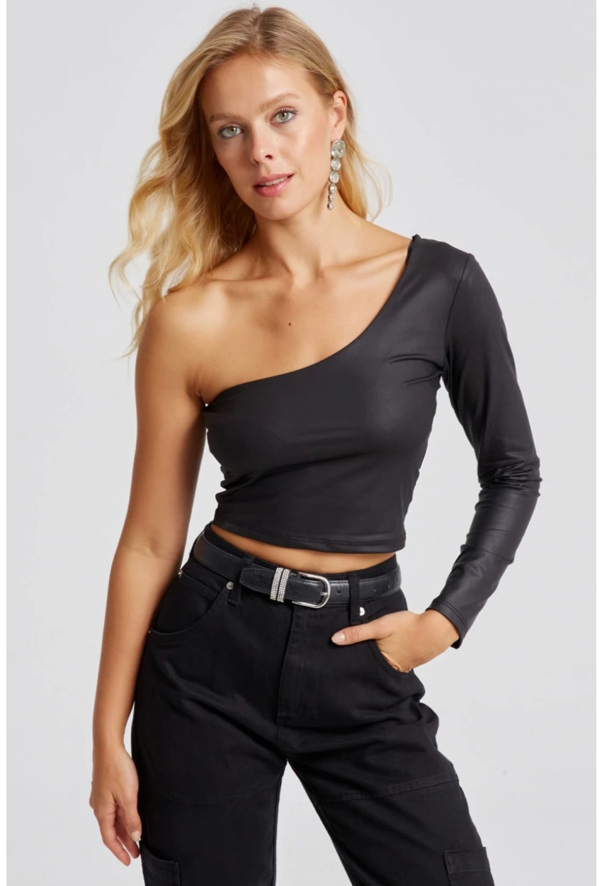 Kadın Siyah Tek Omuz Suni Deri Crop Bluz CY442