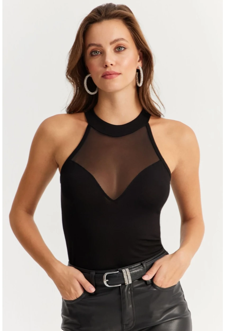Kadın Siyah Üstü Tül Halter Yaka Bluz EY2922