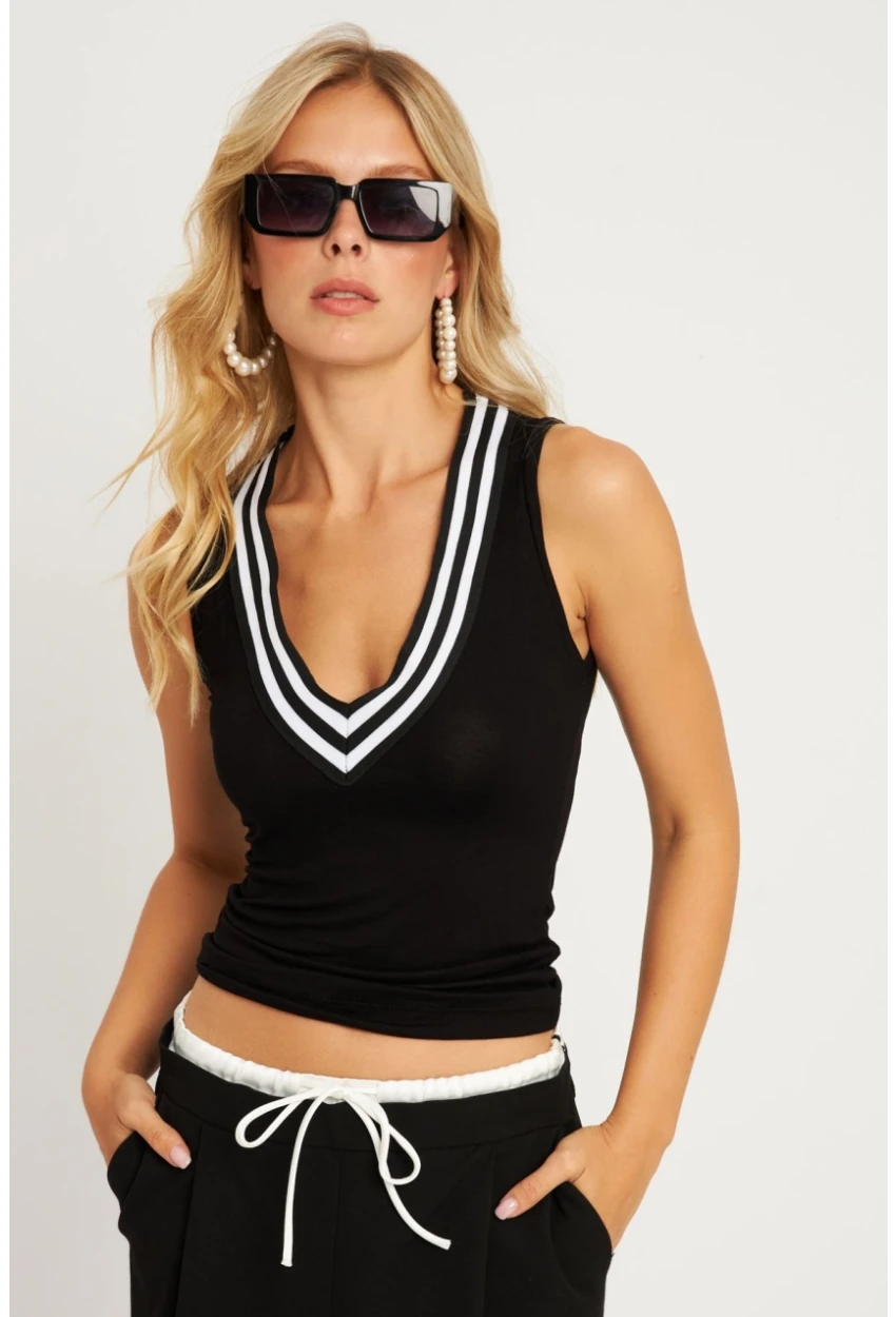 Kadın Siyah V Yaka Bantlı Bluz EY2838