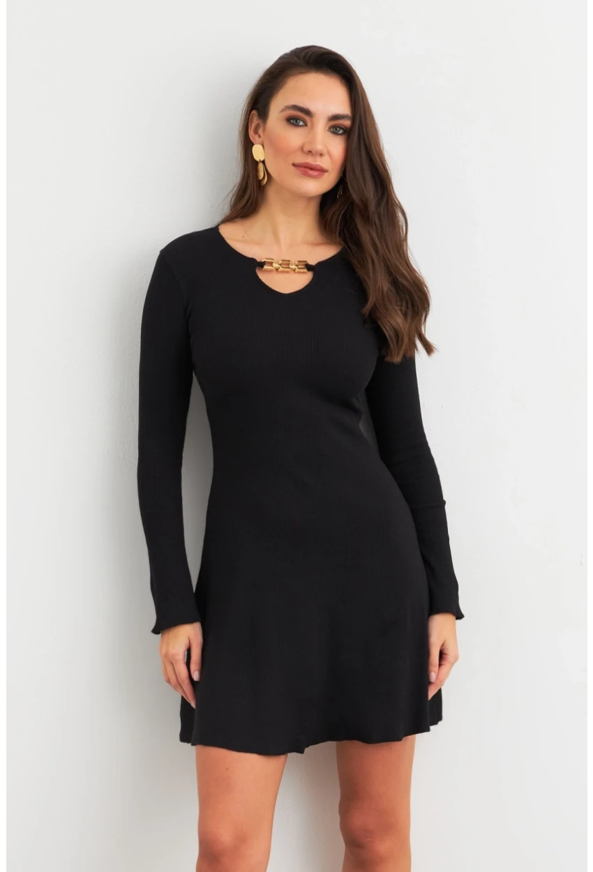 Kadın Siyah Yakası Aksesuarlı Mini Elbise FRY2267
