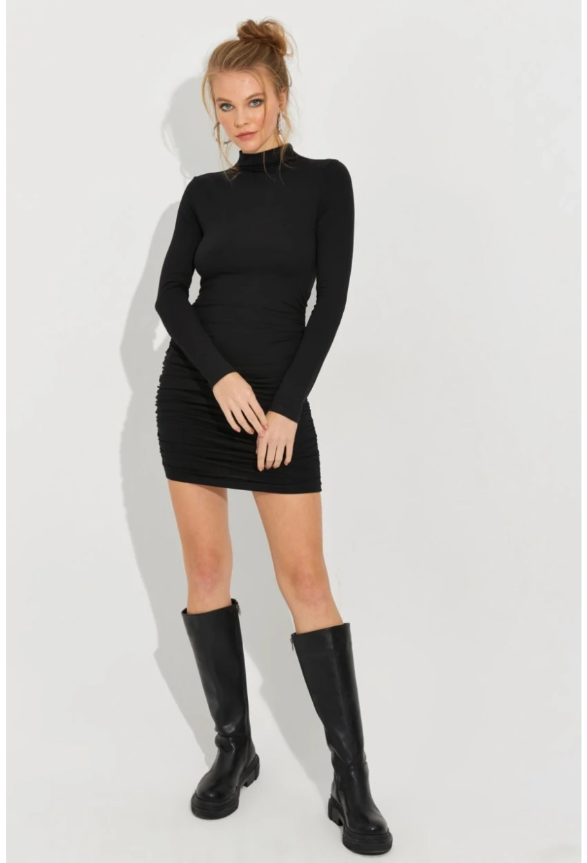 Kadın Siyah Yanları Büzgülü Mini Elbise B2825