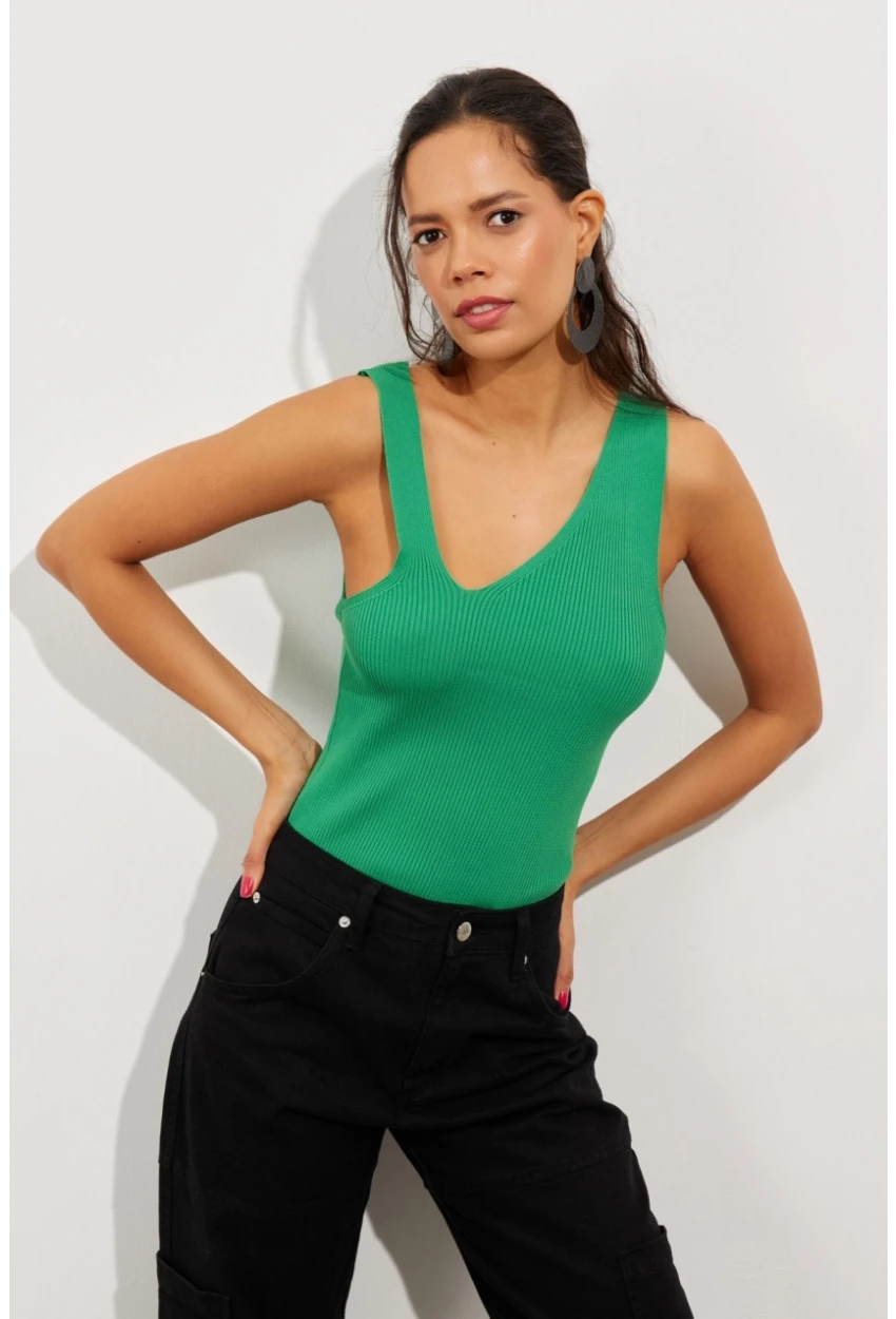 Kadın Yeşil Asimetrik Yaka Triko Bluz YV122