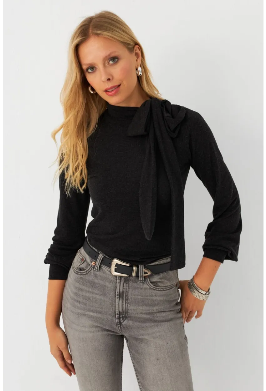 Kadın Antrasit Boyun Bağlamalı Bluz EY2993