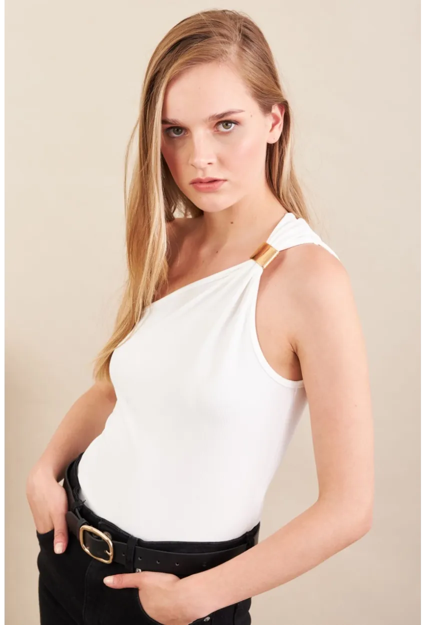 Kadın Beyaz Asimetrik Aksesuarlı Bluz FRY2311