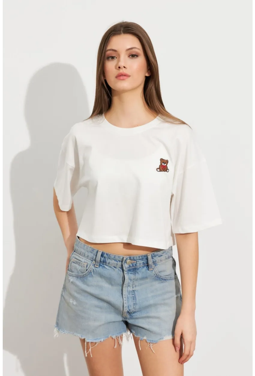 Kadın Beyaz Ayıcık Nakışlı Crop T-Shirt ATS8700