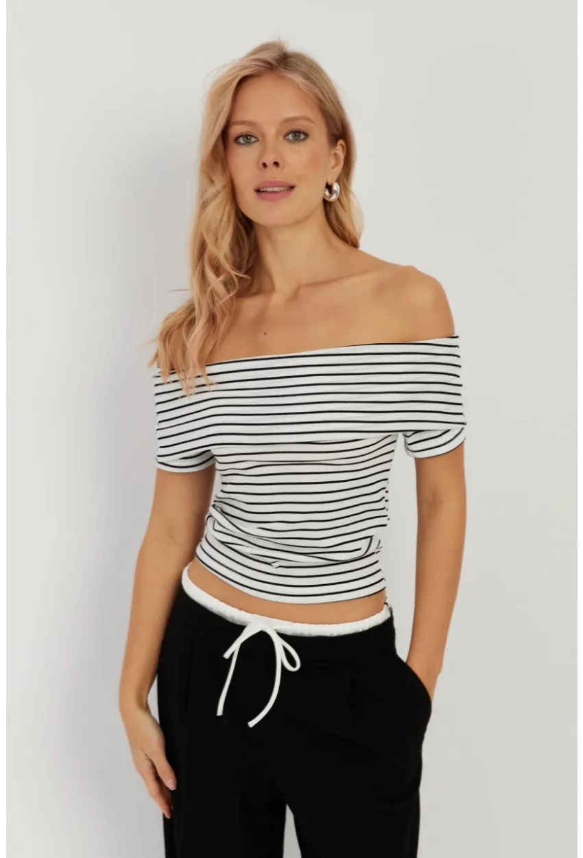 Kadın Beyaz Çizgili Madonna Bluz YZ1001