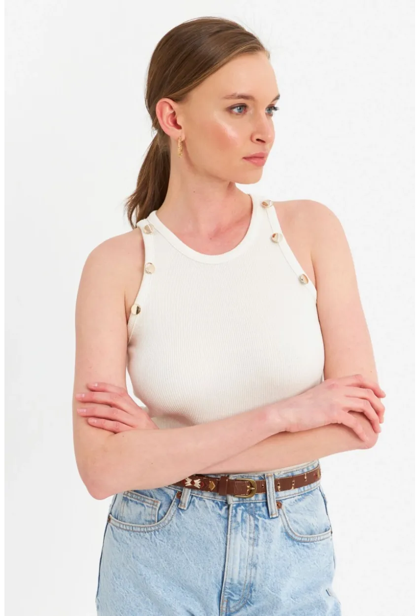 Kadın Beyaz Düğme Detaylı Kolsuz Kaşkorse Bluz TF55