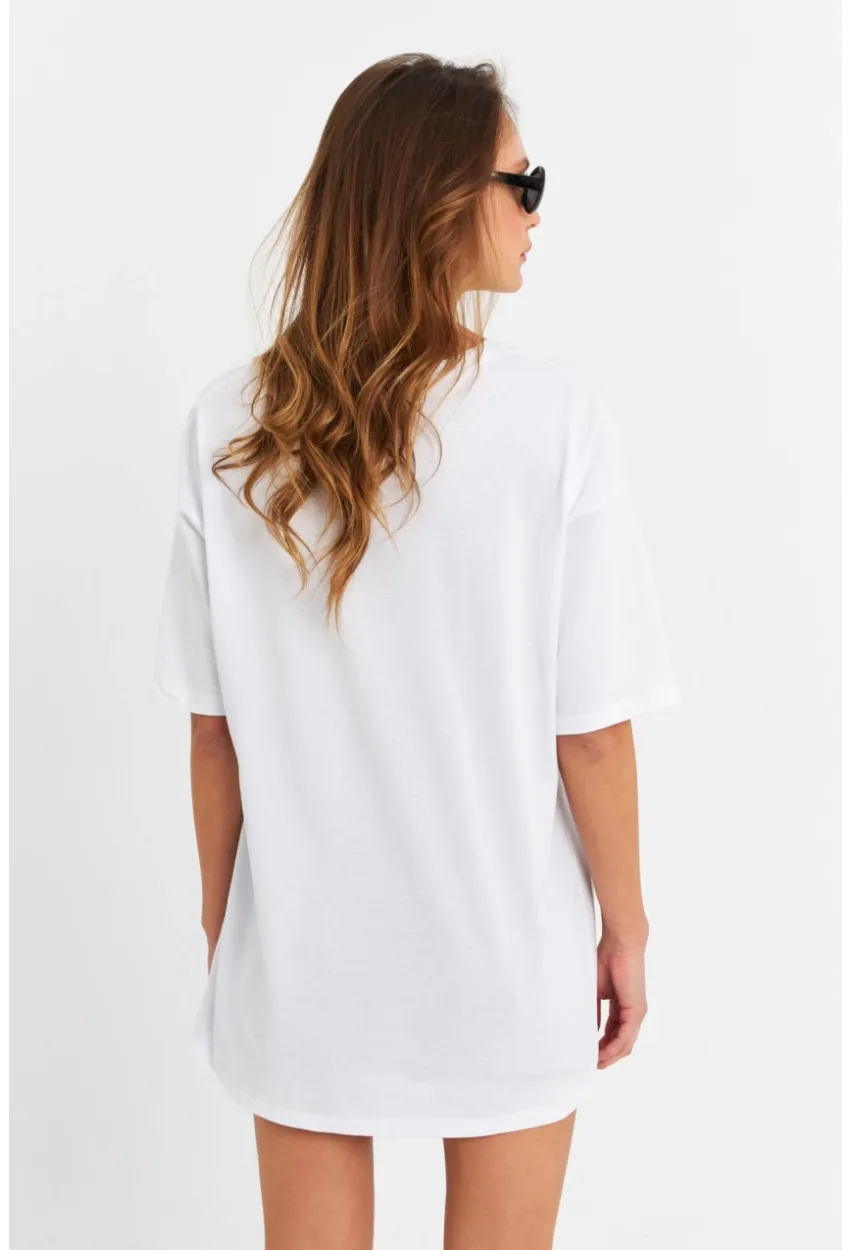 Kadın Beyaz Kalp Nakışlı T-Shirt TF76