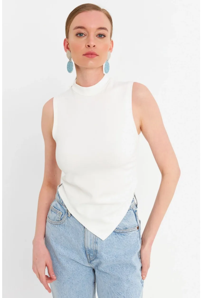 Kadın Beyaz Kolsuz Crop Bluz ZH07