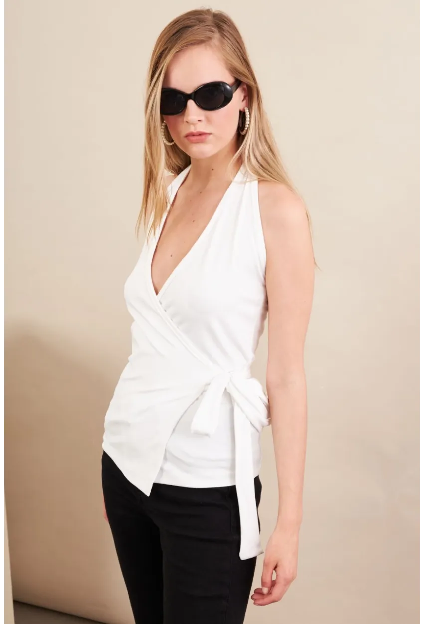 Kadın Beyaz Kruvaze Bağlamalı Bluz EY3095